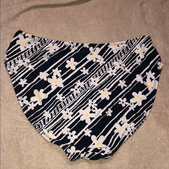 💖 Host Pick💖Carolina blues floral bikini bottoms - Picture 2 of 4